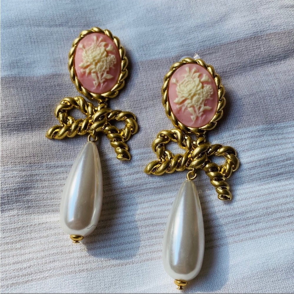 For Love & Lemons Cameo Pearl Drop Earrings in Vintage Gold - Picture 3 of 5